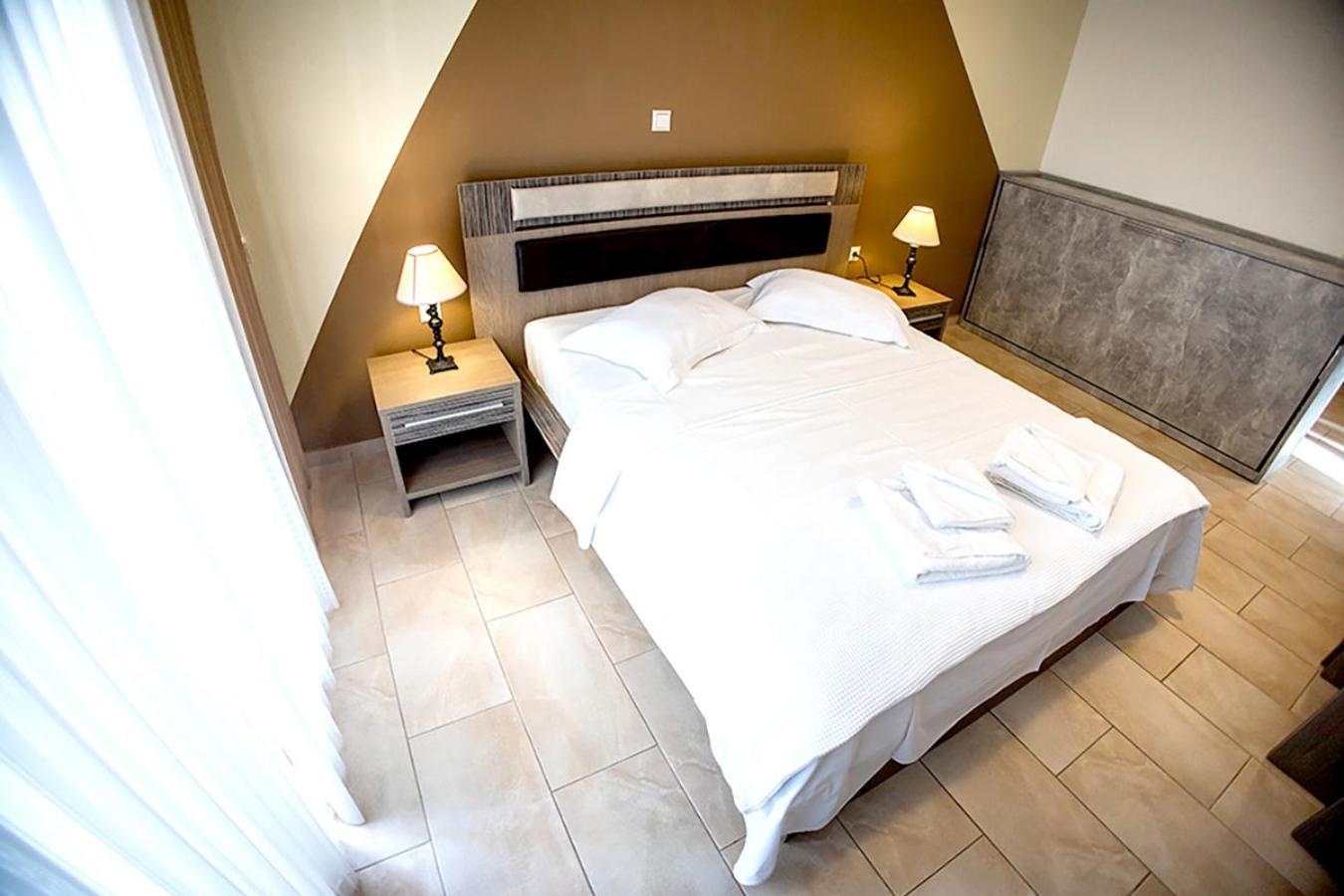 Dafni'S Seaside Luxury Studios Nikiti  Dış mekan fotoğraf