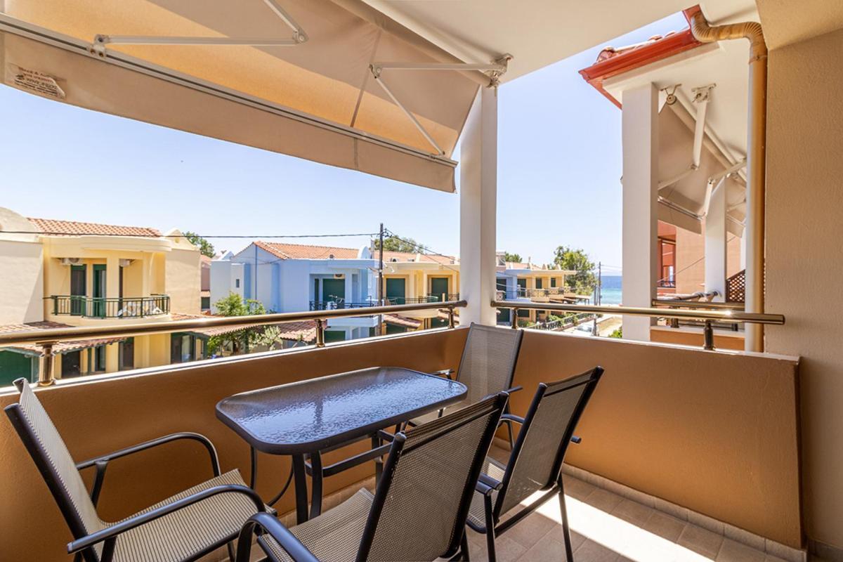 Dafni'S Seaside Luxury Studios Nikiti  Dış mekan fotoğraf